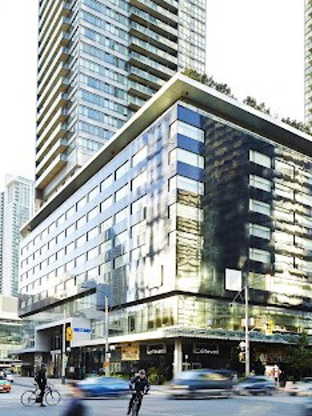 Le Germain Hotel Maple Leaf Square